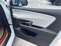 Volkswagen Jetta VS8 280TSI Automatic Premium Edition - ფოტო 13