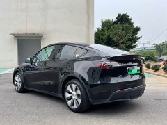 Tesla Model Y Standard Range RWD - ფოტო 12