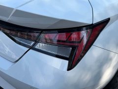 Hyundai Elantra 1.5L CVT Luxury - ფოტო 13