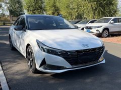 Hyundai Elantra 1.5L CVT Luxury - ფოტო 3