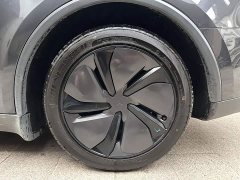 Tesla Model Y Rear-Wheel Drive - ფოტო 5