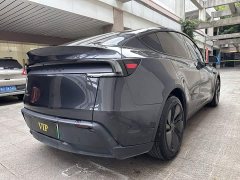 Tesla Model Y Rear-Wheel Drive - ფოტო 8