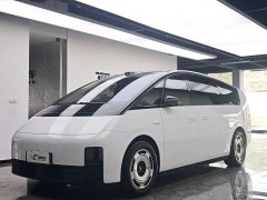 Li Auto MEGA Ultra Smart Refresh Edition - ფოტო 1