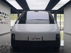 Li Auto MEGA Ultra Smart Refresh Edition - ფოტო 2