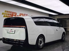 Li Auto MEGA Ultra Smart Refresh Edition - ფოტო 4