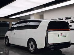 Li Auto MEGA Ultra Smart Refresh Edition - ფოტო 6