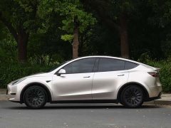 Tesla Model Y 2022 Facelift Rear-Wheel Drive - ფოტო 12