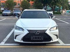 Lexus ES 200 Premium Edition - ფოტო 2