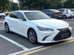 Lexus ES 200 Premium Edition - ფოტო 3