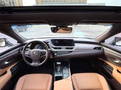 Lexus ES 200 Premium Edition - ფოტო 4