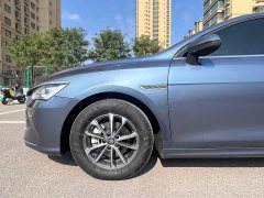 BYD Qin PLUS Glory Edition DM-i 55KM Leading - ფოტო 11