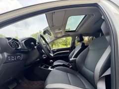 Kia Yipao 1.4L CVT Fun Sunroof Edition - ფოტო 3