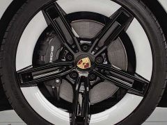 Porsche Taycan - ფოტო 9
