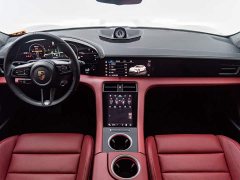 Porsche 2022 Taycan 4 Cross Turismo - ფოტო 16