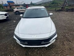 Hyundai Elantra 2023 1.5L CVT Luxury - ფოტო 1