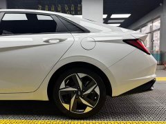 Hyundai Elantra 1.5L CVT Luxury - ფოტო 9