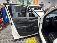 Honda Vezel 1.5L CVT Pioneer Edition - ფოტო 16