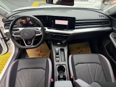 Volkswagen Lingdu L 280TSI DSG Dazzling Red Edition - ფოტო 16