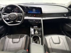 Hyundai Elantra 2022 1.5L CVT Luxury - ფოტო 9