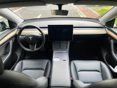 Tesla Model Y Rear-Wheel Drive - ფოტო 13