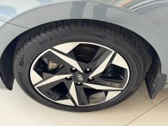 Hyundai Elantra 1.5L CVT Luxury - ფოტო 3