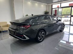 Hyundai Elantra 2023 1.5L CVT Luxury - ფოტო 4