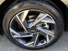 Hyundai Elantra 1.5L CVT Luxury - ფოტო 17