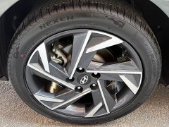 Hyundai Elantra 1.5L CVT Luxury - ფოტო 18