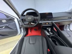 Hyundai Elantra 1.5L CVT Luxury - ფოტო 13