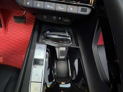Hyundai Elantra 1.5L CVT Luxury - ფოტო 20