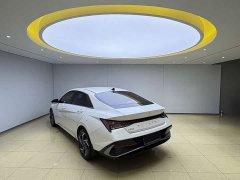 Hyundai Elantra 1.5L CVT Luxury - ფოტო 4