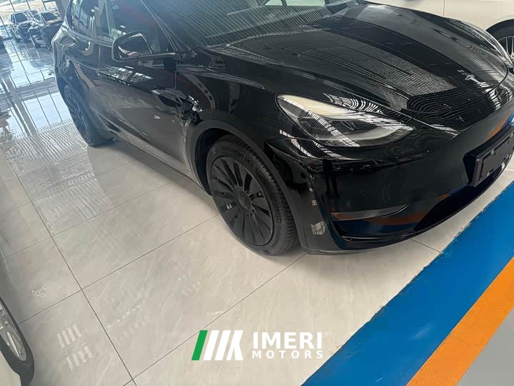 Tesla Model Y Long Range All-Wheel Drive