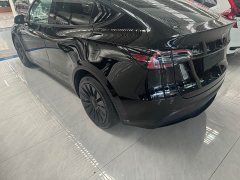 Tesla Model Y Long Range All-Wheel Drive - ფოტო 8