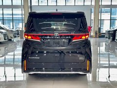 Toyota Vellfire 2024 Crown Hybrid 2.5L Executive Premier Edition - ფოტო 10
