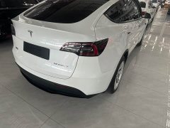 Tesla Model Y Long Range All-Wheel Drive - ფოტო 9