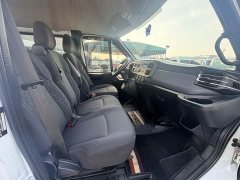 Jianglin Fushun Jiangling Ford 2.0T Manual Short Wheelbase Medium-High Roof Passenger Business Edition 7-Seat (Non-Commercia…