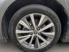 Lexus ES 200 Premium Edition - ფოტო 10