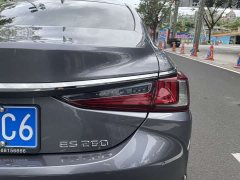 Lexus ES 200 Premium Edition - ფოტო 18