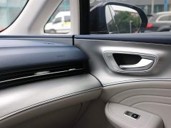 SAIC MG iMAX8 400TGI Supreme Prestige Edition - ფოტო 20