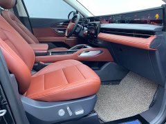 Lincoln Navigator 2023 2.0T AWD Prestige - ფოტო 8