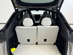 Tesla Model Y L Long Range All-Wheel Drive - ფოტო 13