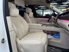 NIO ES8 Six-Seat Executive Signature Edition - ფოტო 11