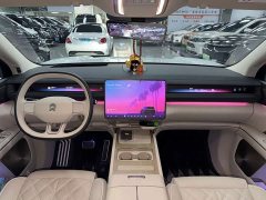 NIO ES8 Six-Seat Executive Signature Edition - ფოტო 13