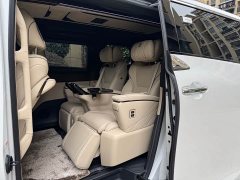 Toyota Alphard Hybrid 2.5L Premium Edition - ფოტო 10