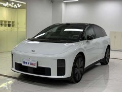 Li Auto i6 Four-Wheel Drive Standard Edition - ფოტო 1
