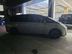 Li Auto MEGA Home Family Edition - ფოტო 12