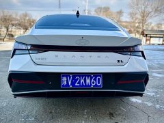 Hyundai Elantra 1.5L CVT Luxury - ფოტო 5