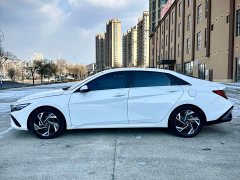 Hyundai Elantra 1.5L CVT Luxury - ფოტო 8