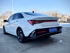 Hyundai Elantra 1.5L CVT Luxury - ფოტო 4