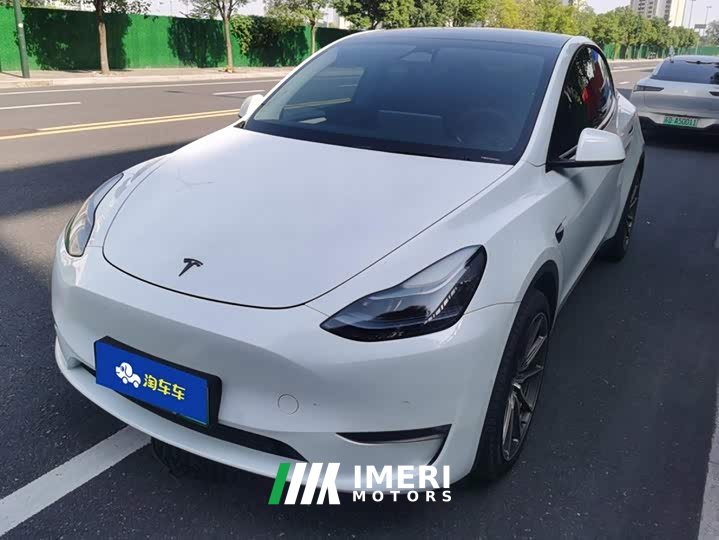 Tesla Model Y Long Range All-Wheel Drive